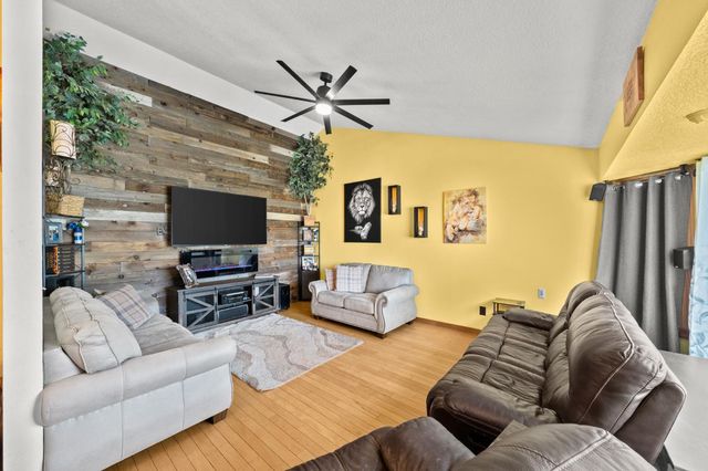 1104 Reef Ct, Roseville, CA 95661