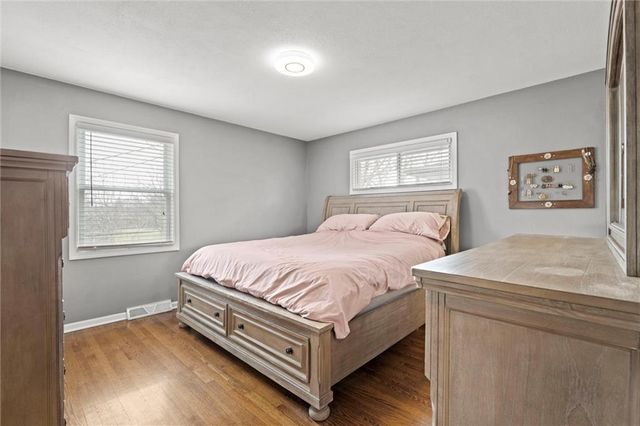 8213 Kenwood Avenue, Kansas City, MO 64131