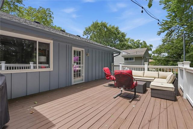 8213 Kenwood Avenue, Kansas City, MO 64131