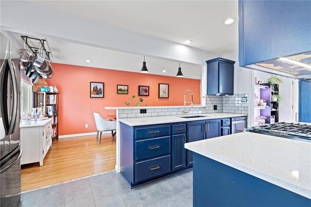 8213 Kenwood Avenue, Kansas City, MO 64131
