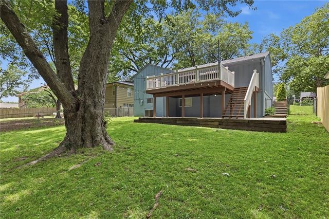 8213 Kenwood Avenue, Kansas City, MO 64131