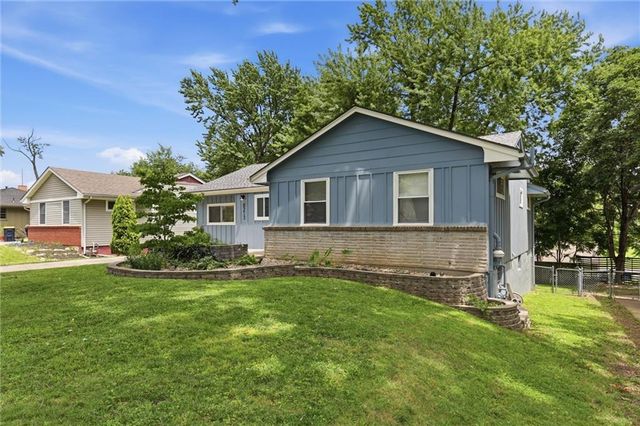 8213 Kenwood Avenue, Kansas City, MO 64131