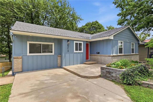 8213 Kenwood Avenue, Kansas City, MO 64131