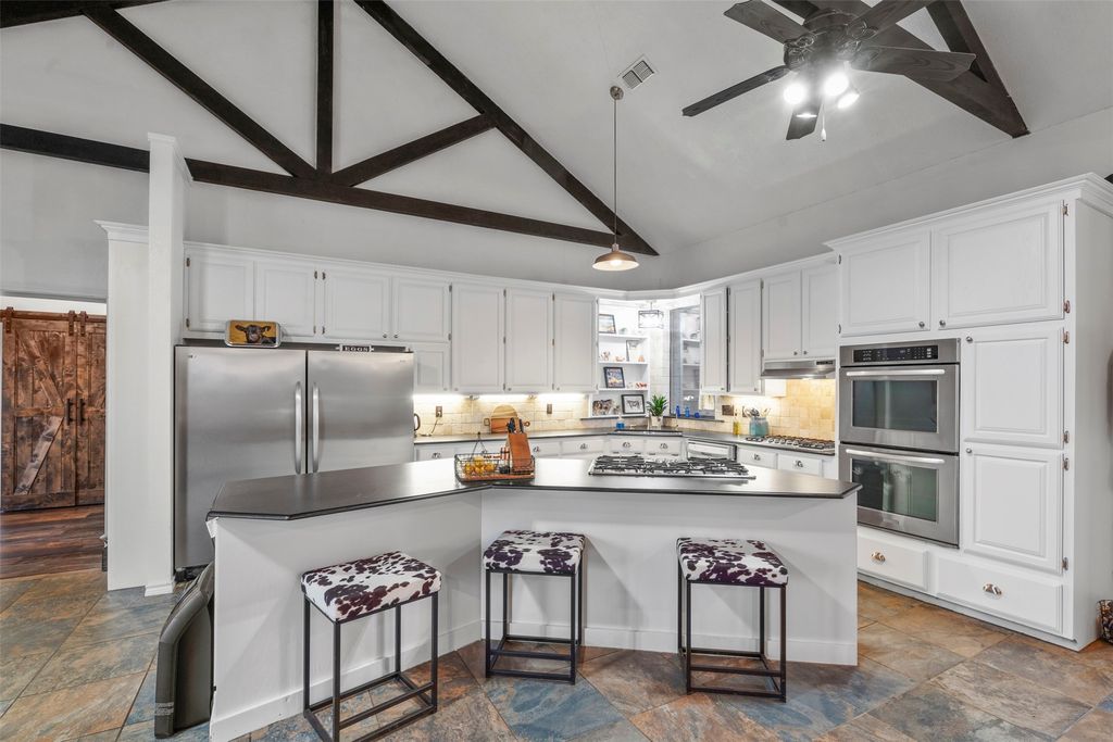 1015 County Road 134, Stephenville, TX 76401