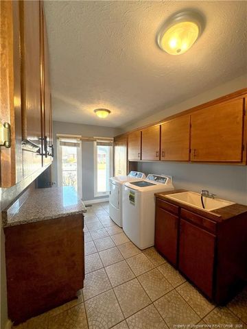 216 Stirling NE Drive, Lumberton, NC 28358