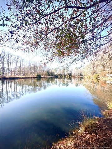 216 Stirling NE Drive, Lumberton, NC 28358