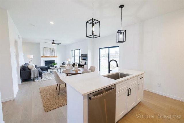 3805 N Woodbury Lane, Janesville, WI 53545