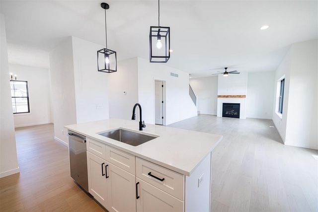 3805 N Woodbury Lane, Janesville, WI 53545