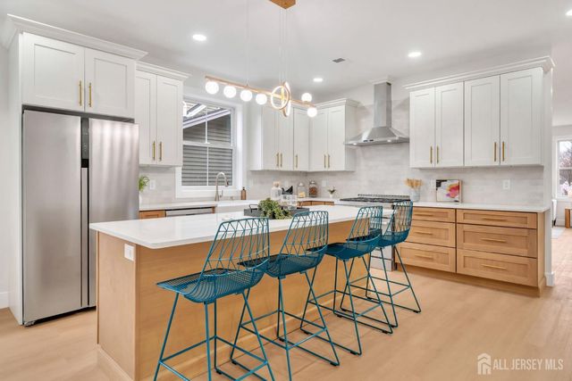 66 Garden Terrace, Edison, NJ 08817