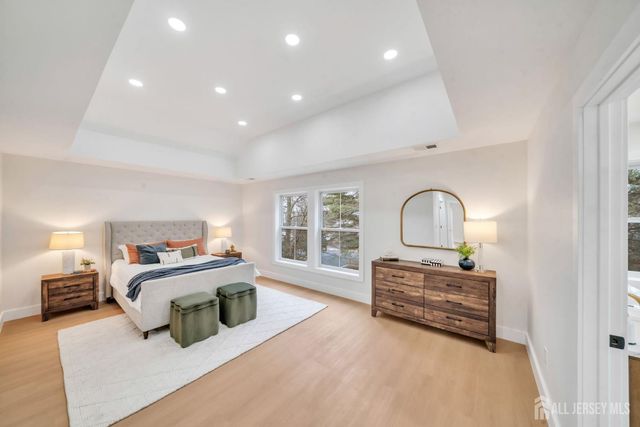 66 Garden Terrace, Edison, NJ 08817