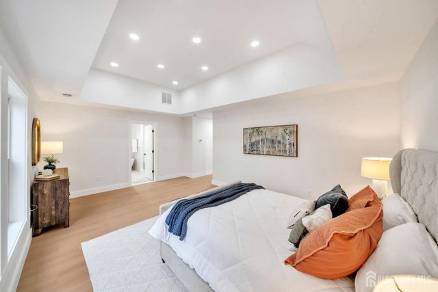 66 Garden Terrace, Edison, NJ 08817