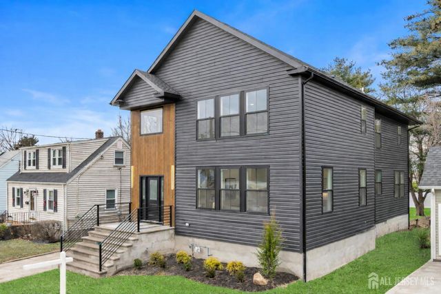 66 Garden Terrace, Edison, NJ 08817