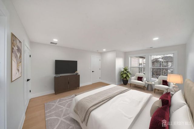 66 Garden Terrace, Edison, NJ 08817