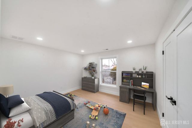 66 Garden Terrace, Edison, NJ 08817