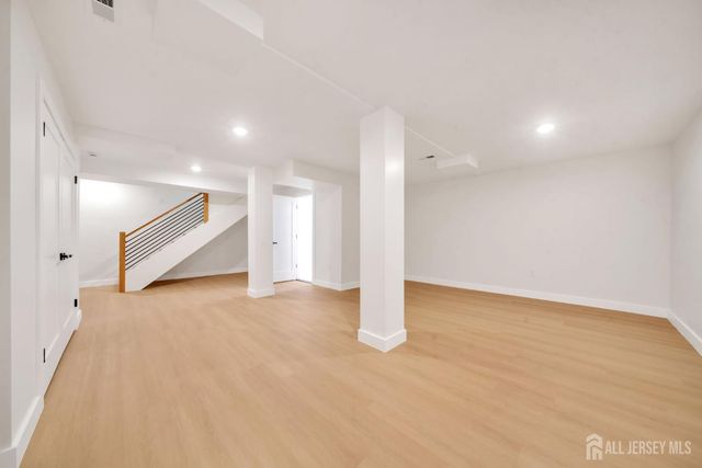 66 Garden Terrace, Edison, NJ 08817