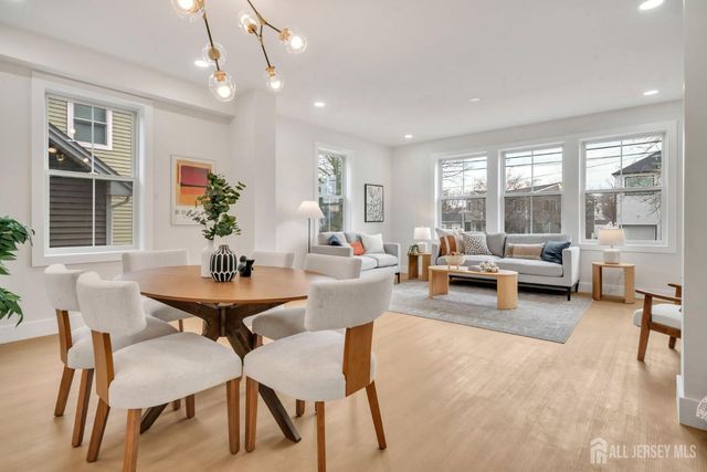 66 Garden Terrace, Edison, NJ 08817