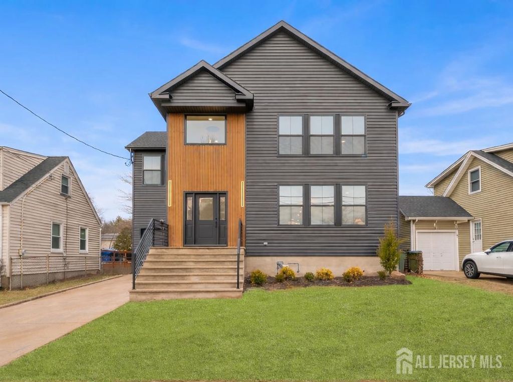 66 Garden Terrace, Edison, NJ 08817