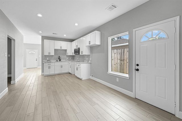 12009 Meadowgreen Street A, Houston, TX 77076