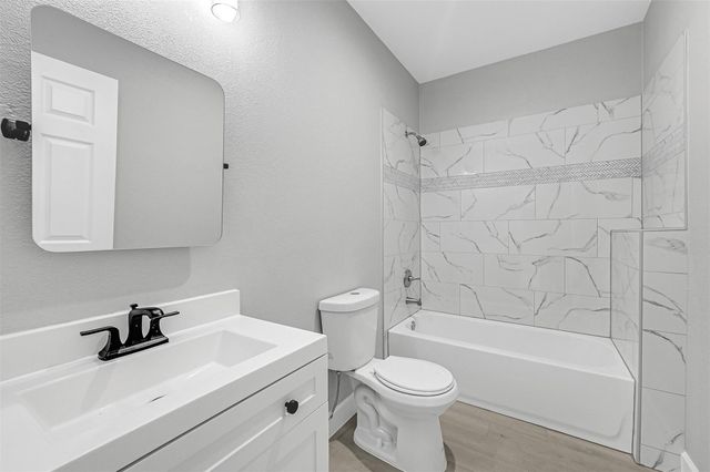 12009 Meadowgreen Street A, Houston, TX 77076