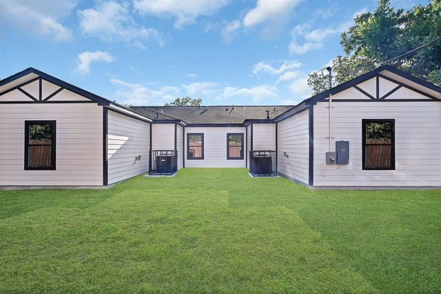 12009 Meadowgreen Street A, Houston, TX 77076