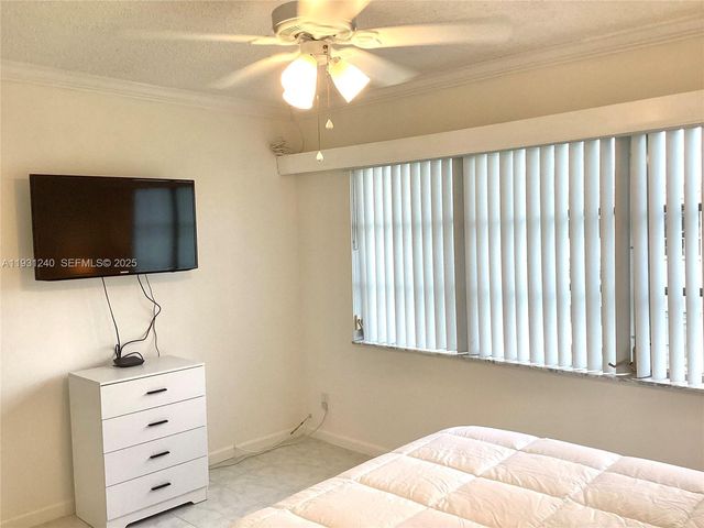 681 S Hollybrook Dr 307, Pembroke Pines, FL 33025