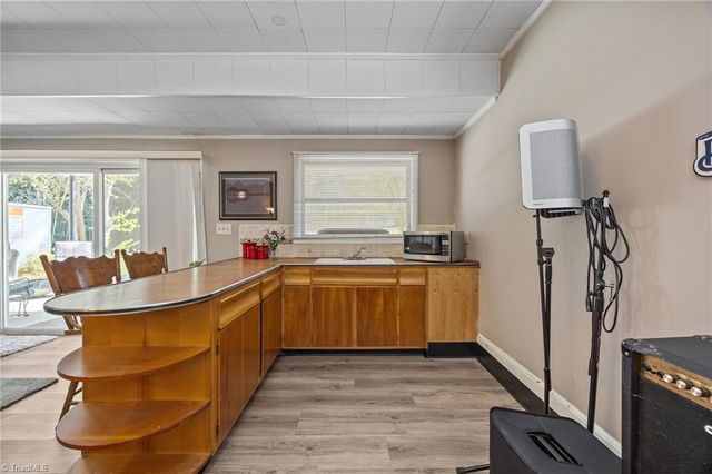 709 Overbrook Drive, High Point, NC 27262