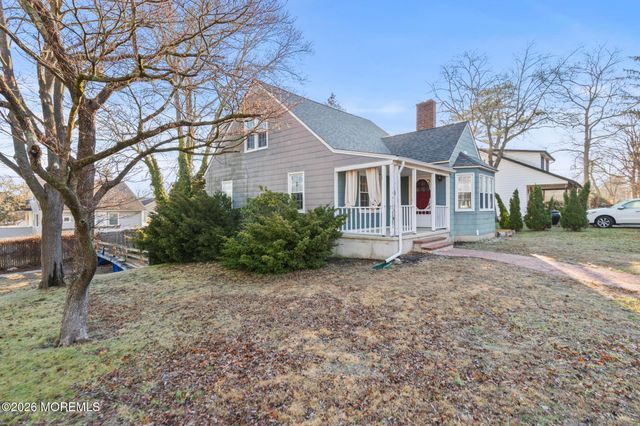 101 Forepeak Avenue, Beachwood, NJ 08722