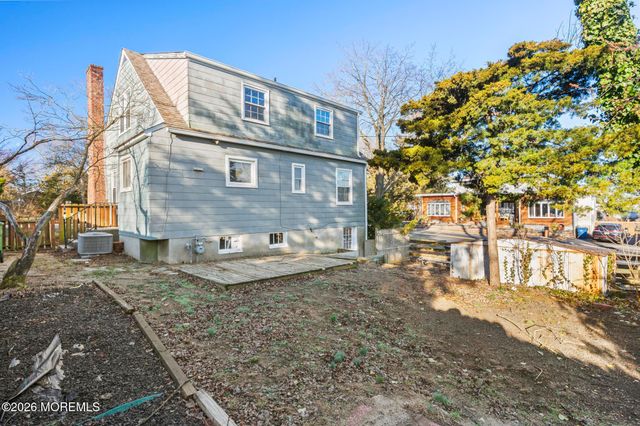 101 Forepeak Avenue, Beachwood, NJ 08722