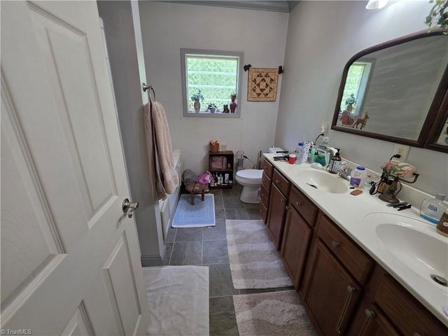 1547 Riverwood Drive, Lexington, NC 27292