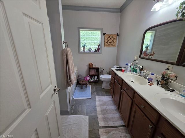 1547 Riverwood Drive, Lexington, NC 27292