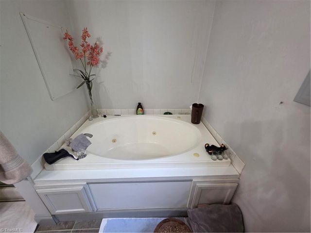 1547 Riverwood Drive, Lexington, NC 27292