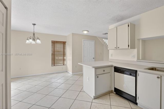 10845 NW 8th St, Pembroke Pines, FL 33026