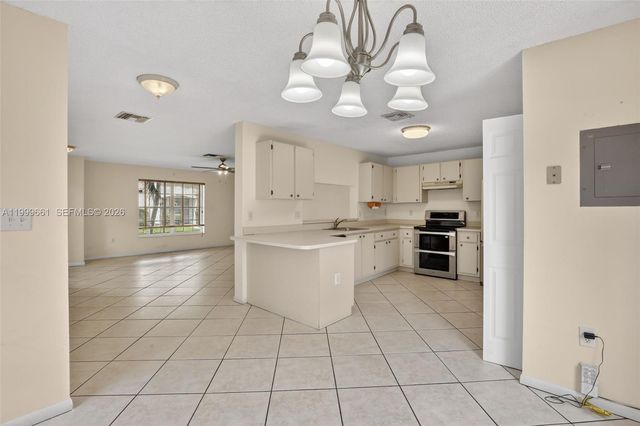 10845 NW 8th St, Pembroke Pines, FL 33026