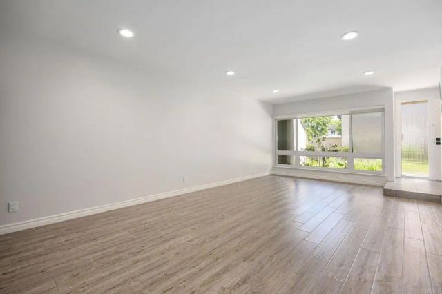 806 S Sierra Avenue, Solana Beach, CA 92075
