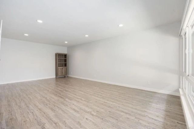 806 S Sierra Avenue, Solana Beach, CA 92075