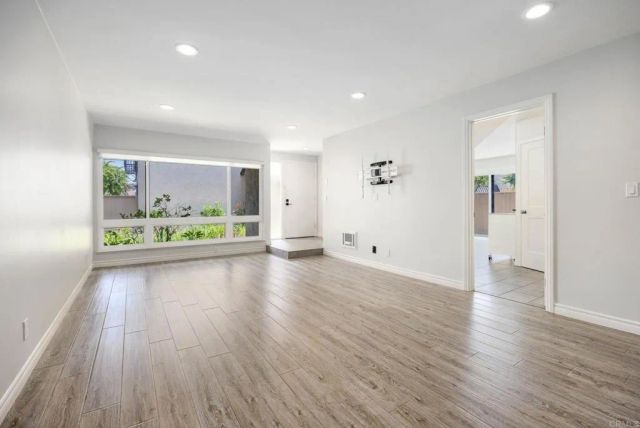806 S Sierra Avenue, Solana Beach, CA 92075