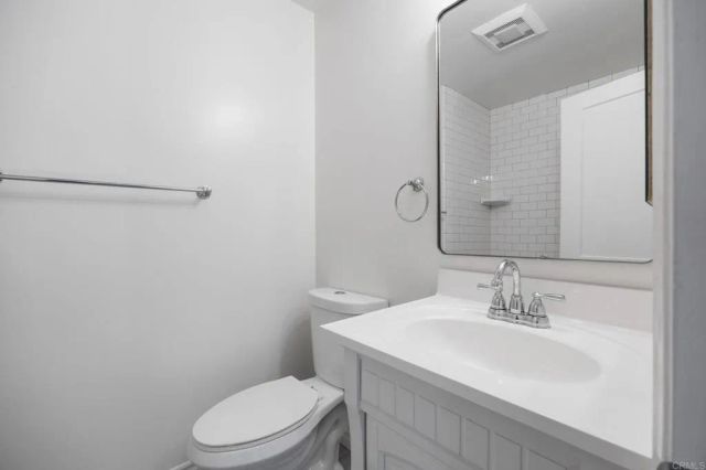 806 S Sierra Avenue, Solana Beach, CA 92075