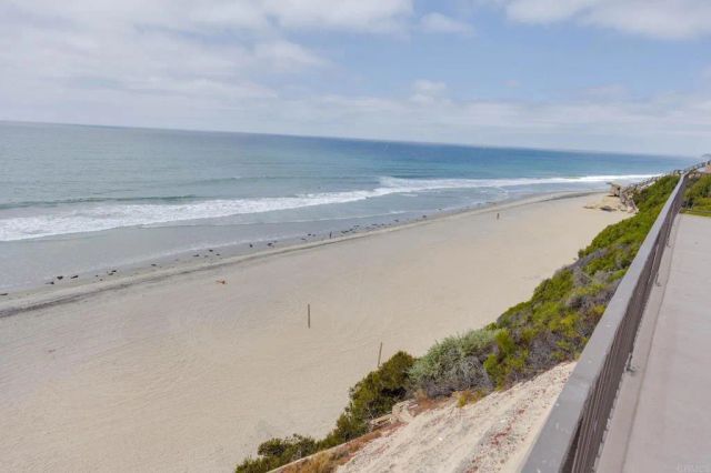 806 S Sierra Avenue, Solana Beach, CA 92075