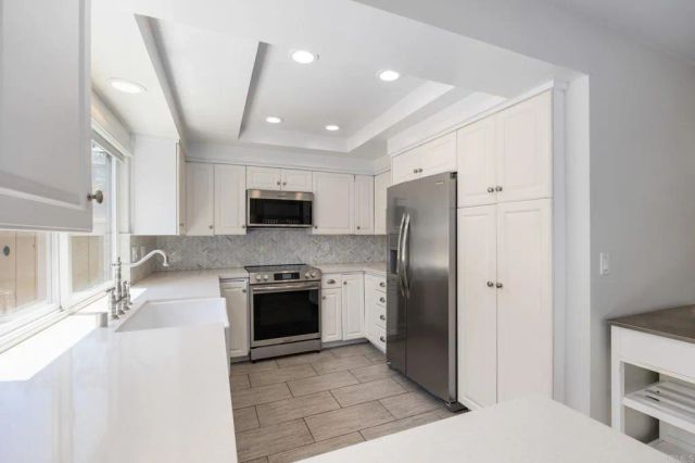 806 S Sierra Avenue, Solana Beach, CA 92075