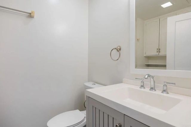 806 S Sierra Avenue, Solana Beach, CA 92075