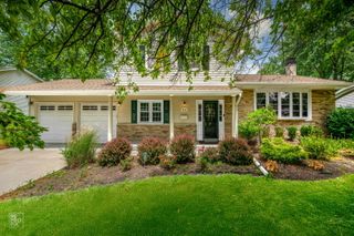 902 E Plate Drive, Palatine, IL 60074