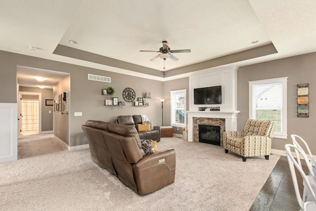 802 NW Seasons Drive, Ankeny, IA 50023