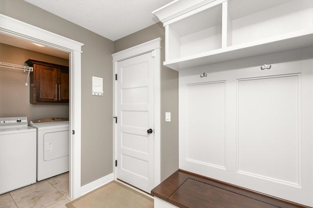 802 NW Seasons Drive, Ankeny, IA 50023