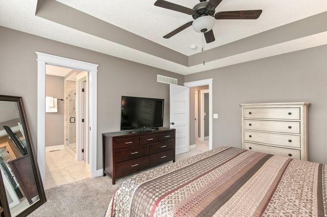 802 NW Seasons Drive, Ankeny, IA 50023