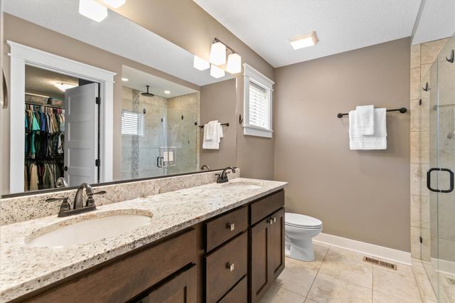 802 NW Seasons Drive, Ankeny, IA 50023