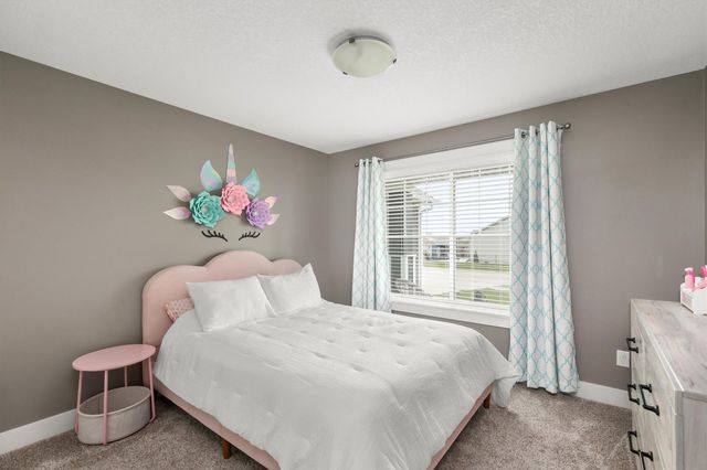 802 NW Seasons Drive, Ankeny, IA 50023