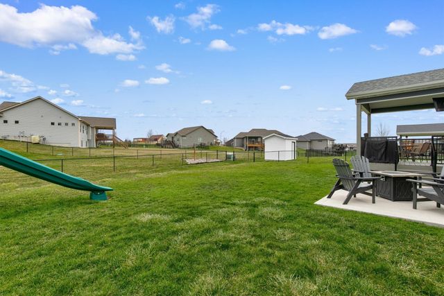 802 NW Seasons Drive, Ankeny, IA 50023