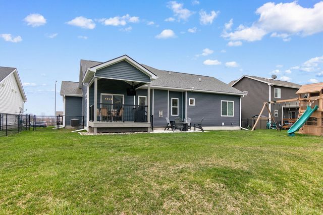 802 NW Seasons Drive, Ankeny, IA 50023