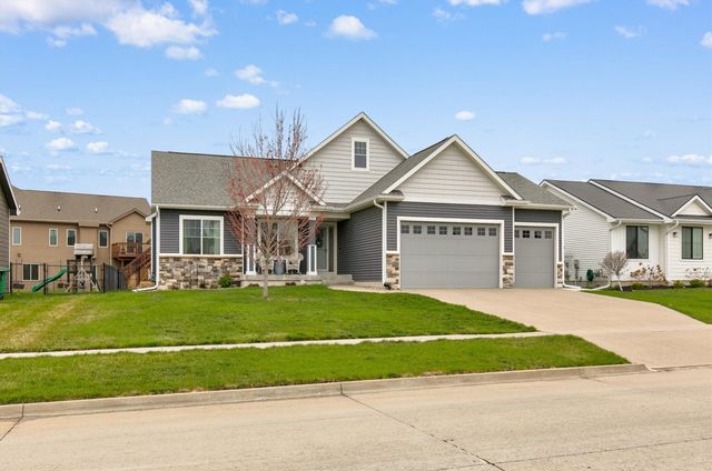 802 NW Seasons Drive, Ankeny, IA 50023