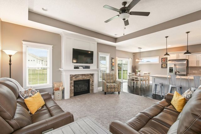 802 NW Seasons Drive, Ankeny, IA 50023